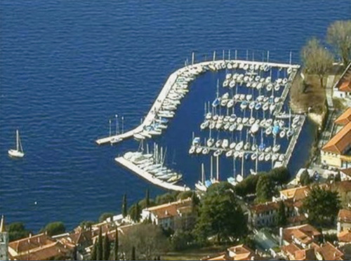 Veduta dall'alto del Golgo di Laveno Mombello